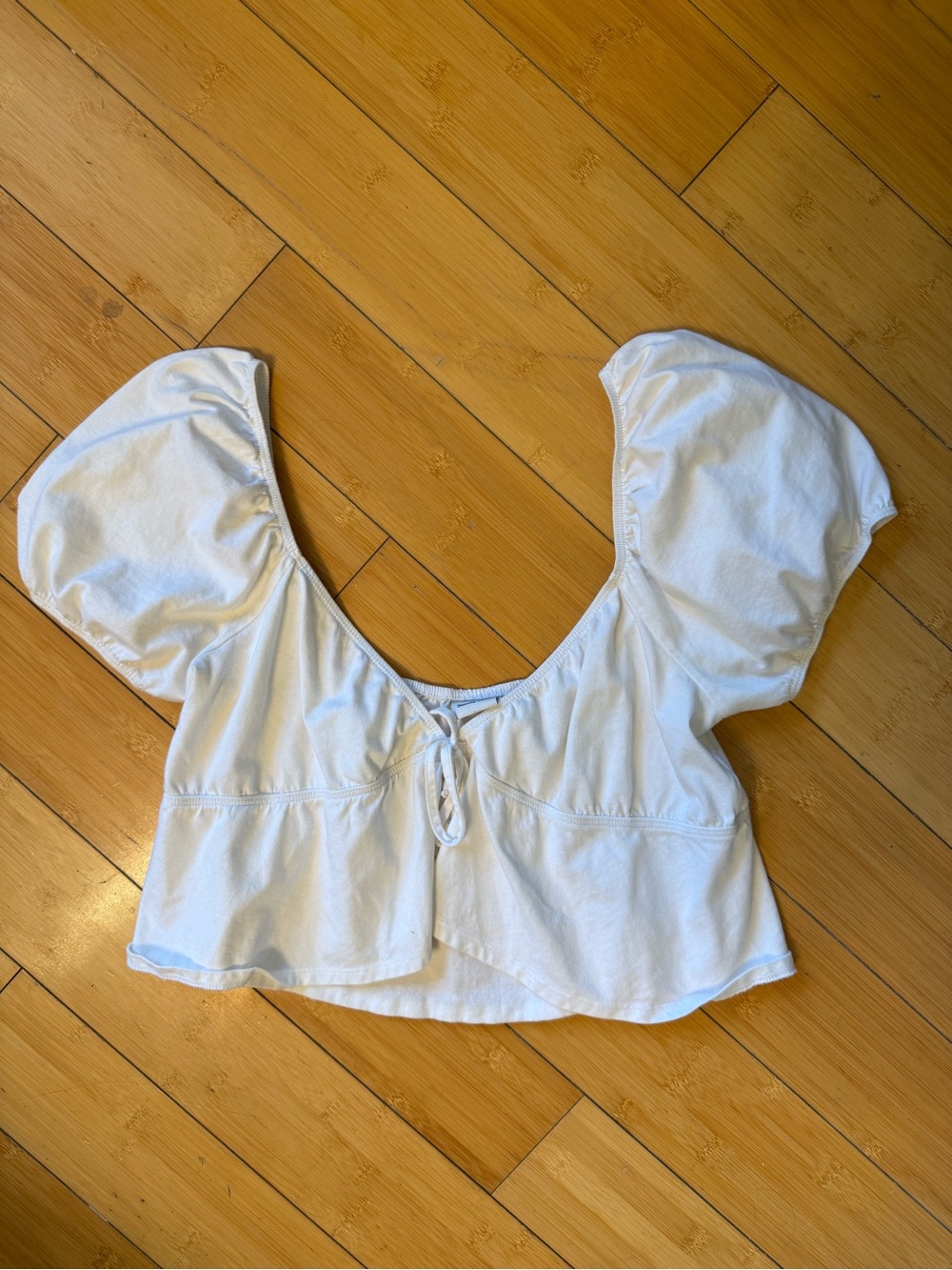 Aritzia Sunday Best crop top with puffy sleeves